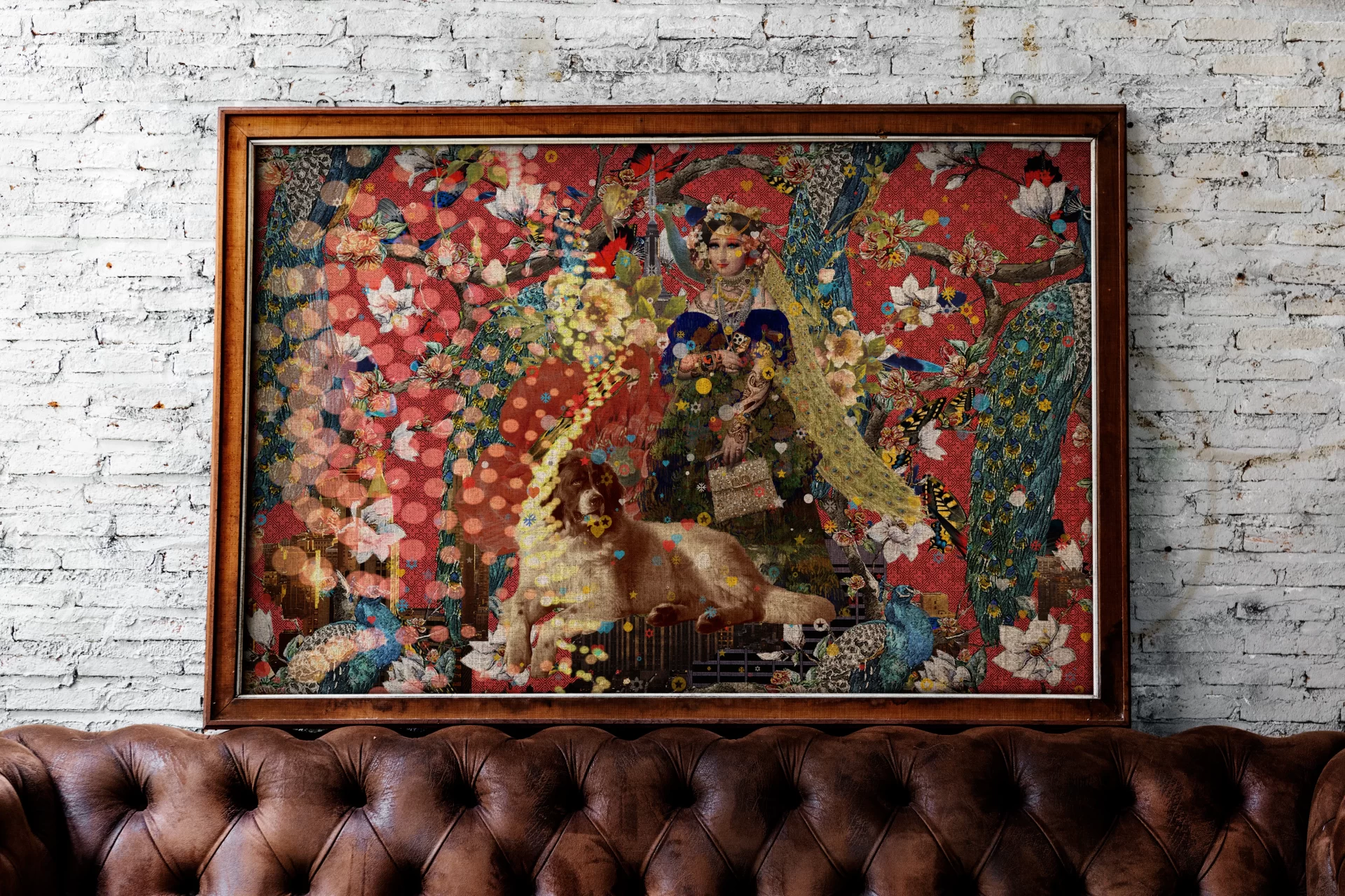 Mona Lisa accompanied by a dog, framed in a living room